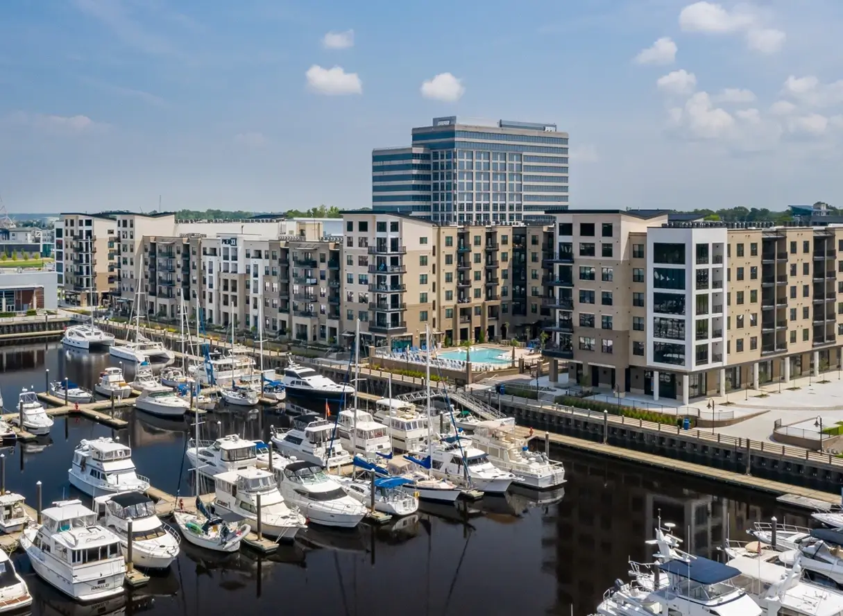 marina view of Pier 33 apartment complex in Wilmington, NC